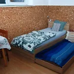 Quiet Separate In On Outskirts Near Forest Lejlighed
