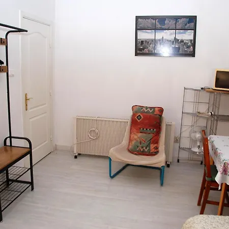 Quiet Separate In On Outskirts Near Forest Appartement