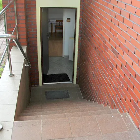 Quiet Separate In On Outskirts Near Forest Apartment *